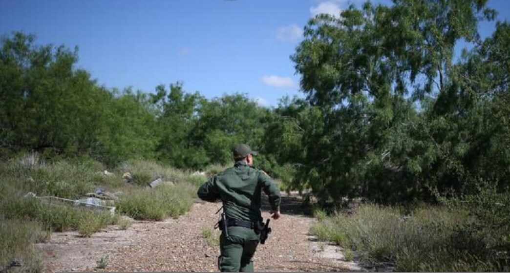 Abandonan A Niñas En La Frontera Entre Coahuila Y Texas Cbp Las