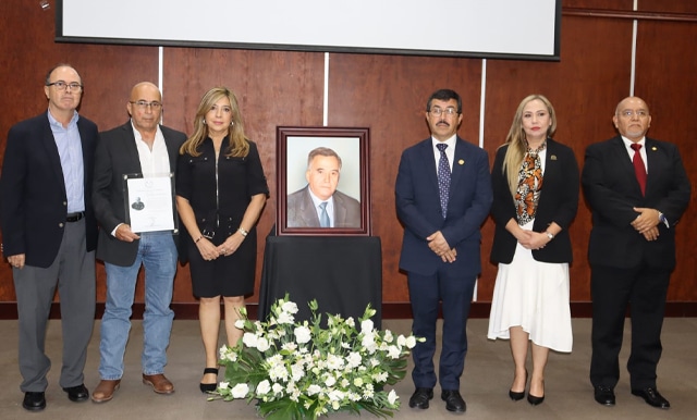 Rinden homenaje póstumo al Ing. Candelario Quiroga, exrector de la UAT