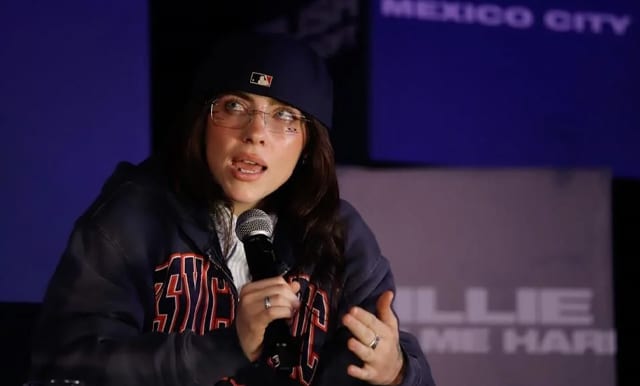 Billie Eilish pide a fans que voten por Kamala Harris