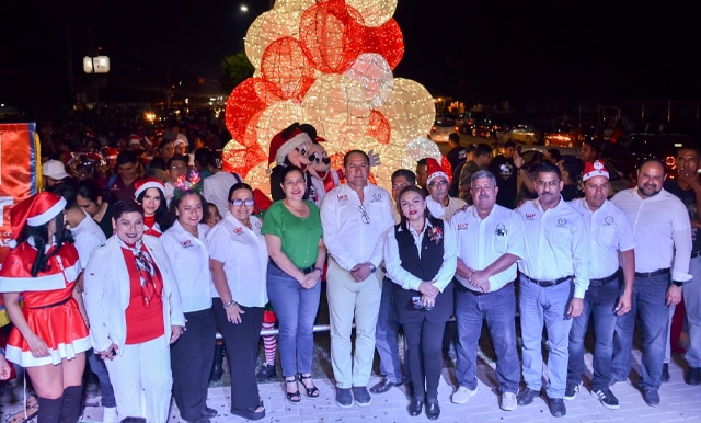 Enciende la UAT el espíritu navideño en El Mante