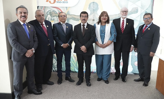 Toman protesta nuevos integrantes del Patronato de la UAT