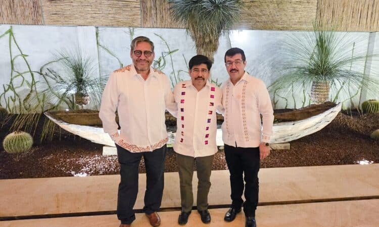 Participa rector de la UAT en reunión nacional con el jurista Hugo Aguilar